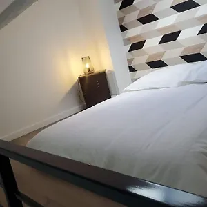 grand-loft-avec-terrasse-privee.hotels-rhonealpes.com/
