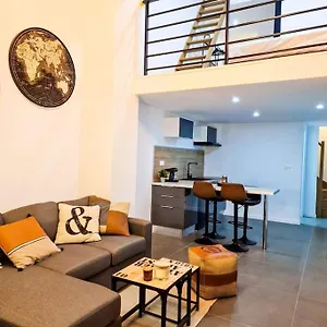 grand-loft-avec-terrasse-privee.hotels-rhonealpes.com/