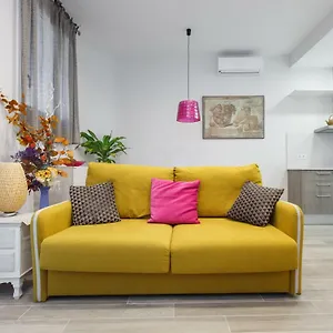 beautiful-apartment-20-minutes-from-city-center.topbarcelonahotels.com/